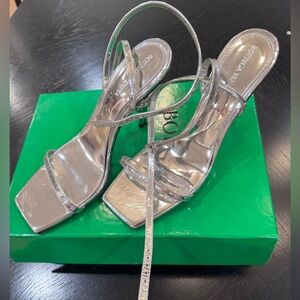 BOTTEGA VENETA 40 Silver knot heel sandals square toe tie up excellent condition